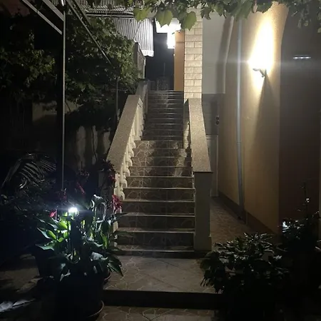 홈스테이 Haus Til *